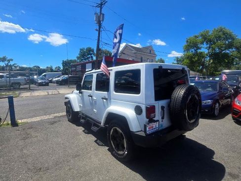 Used 2014 Jeep Wrangler Unlimited Sahara AWD/4WD image 11