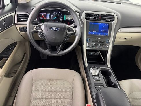 Used 2020 Ford Fusion SE FWD image 14