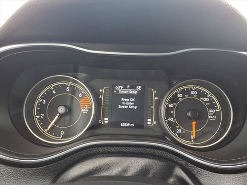 Used 2020 Jeep Cherokee Latitude Plus image 26