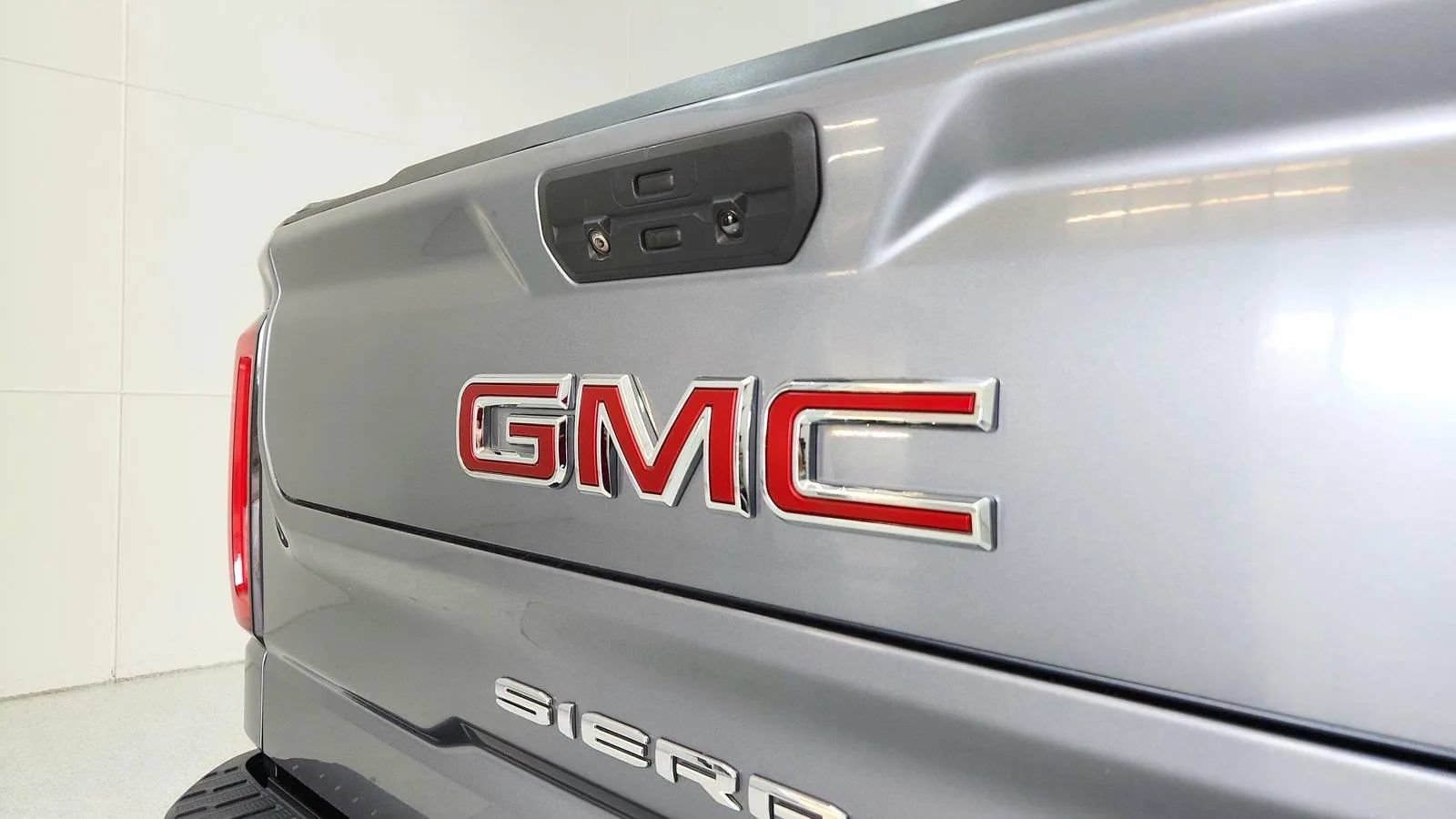 Used 2019 GMC Sierra 1500 SLT w/ SLT Premium Plus Package AWD/4WD image 39