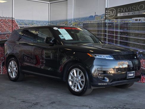 Used 2025 Land Rover Range Rover Sport SE AWD/4WD image 1