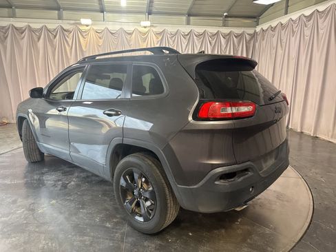 Used 2018 Jeep Cherokee Latitude w/ Altitude Package image 7