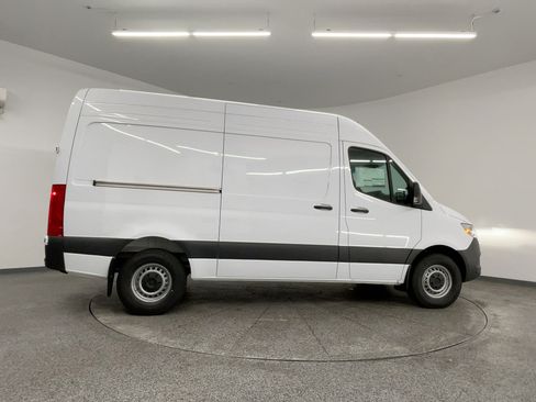 New 2025 Mercedes-Benz Sprinter 2500 image 6