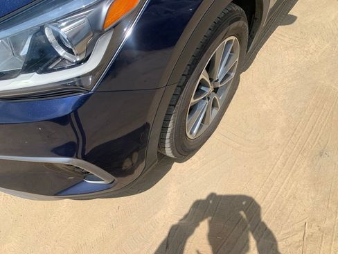 Used 2018 Hyundai Santa Fe SE FWD image 2