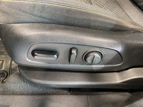 Used 2020 Chevrolet Equinox LT image 17