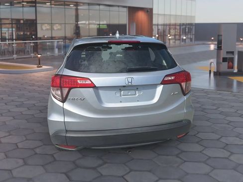 Used 2016 Honda HR-V LX image 9