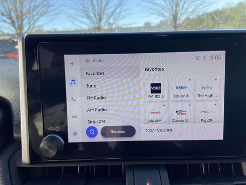 Used 2025 Toyota RAV4 SE image 22