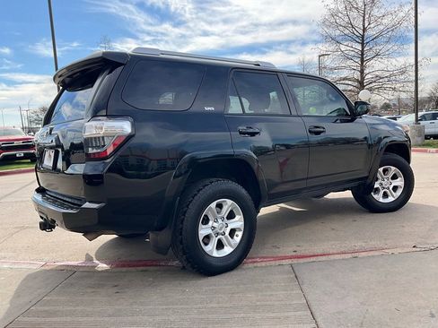 Used 2014 Toyota 4Runner SR5 image 6