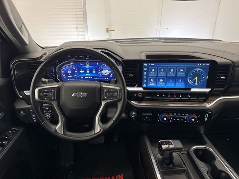 Used 2024 Chevrolet Silverado 1500 RST w/ Z71 Off-Road Package image 15