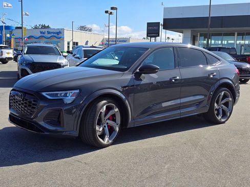 Used 2024 Audi SQ8 e-tron Premium Plus w/ Black Optic Package image 2