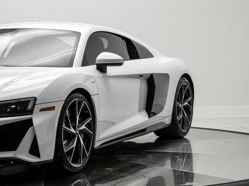 Used 2021 Audi R8 V10 RWD image 3