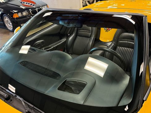 Used 2002 Chevrolet Corvette w/ Preferred Equipment Group2 image 35