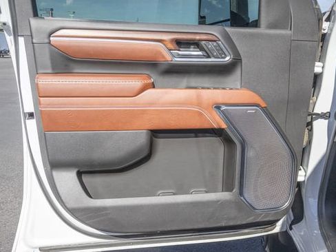 Used 2024 GMC Sierra 2500 Denali Ultimate AWD/4WD image 15