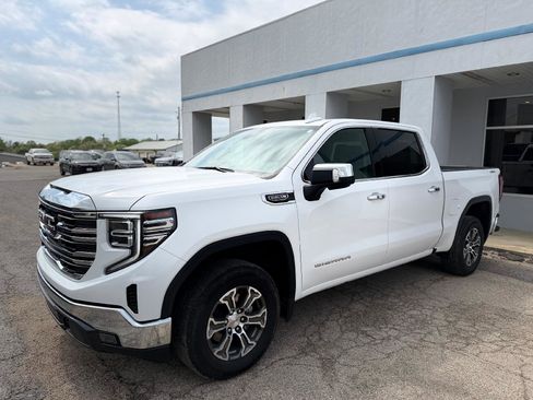Used 2025 GMC Sierra 1500 SLT AWD/4WD image 8