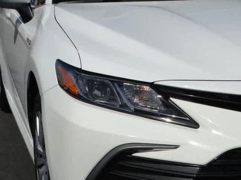 Certified 2021 Toyota Camry LE image 5