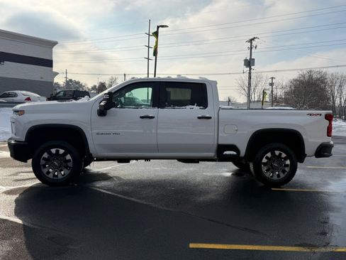 Used 2021 Chevrolet Silverado 2500 Custom image 5