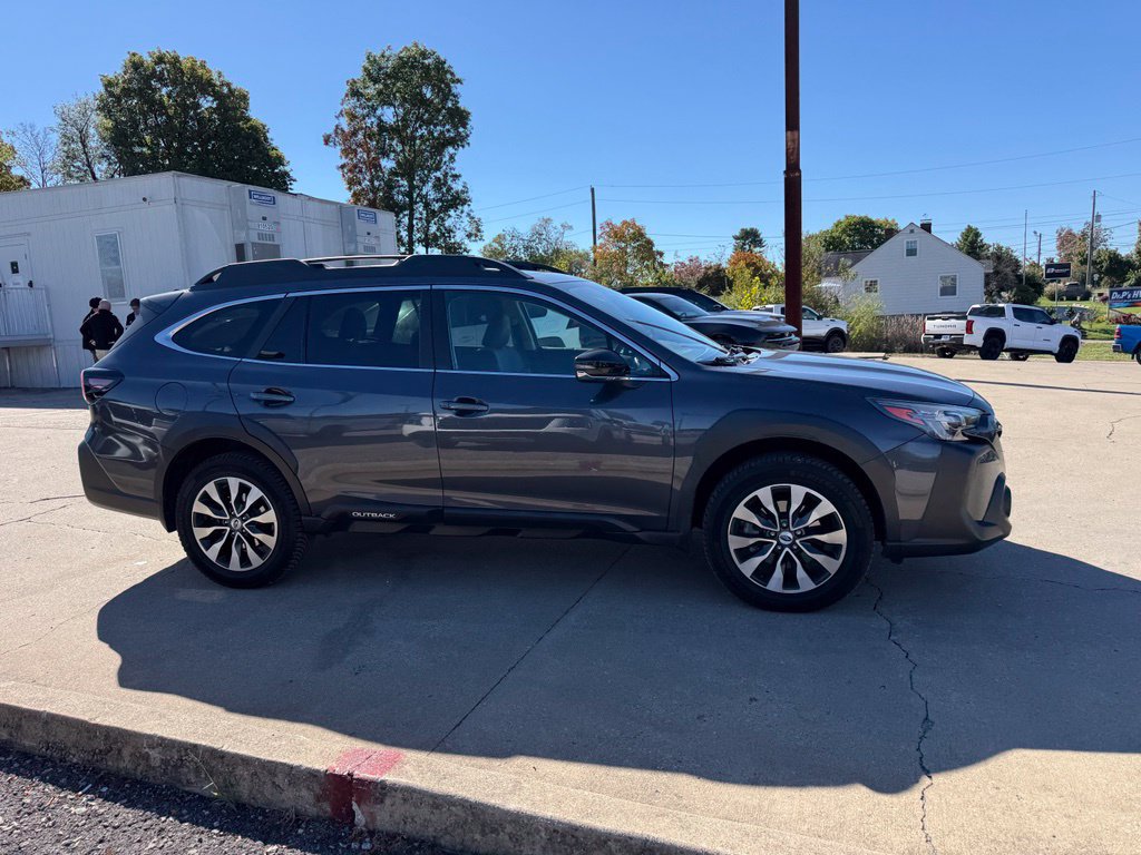 Used 2023 Subaru Outback Limited XT AWD/4WD image 5