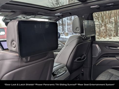 Certified 2024 Cadillac Escalade Sport Platinum w/ LPO, ONYX Package AWD/4WD image 11