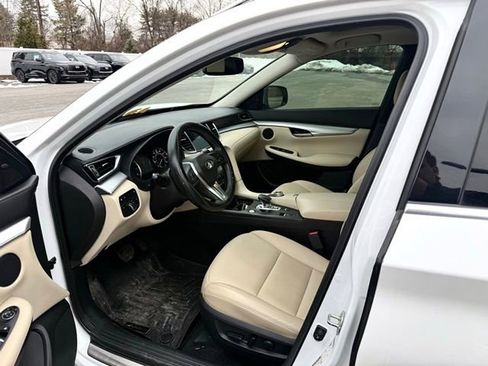 Used 2021 INFINITI QX50 Luxe image 9