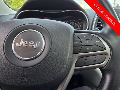 Used 2020 Jeep Cherokee Latitude Lux w/ Comfort/Convenience Group AWD/4WD image 16