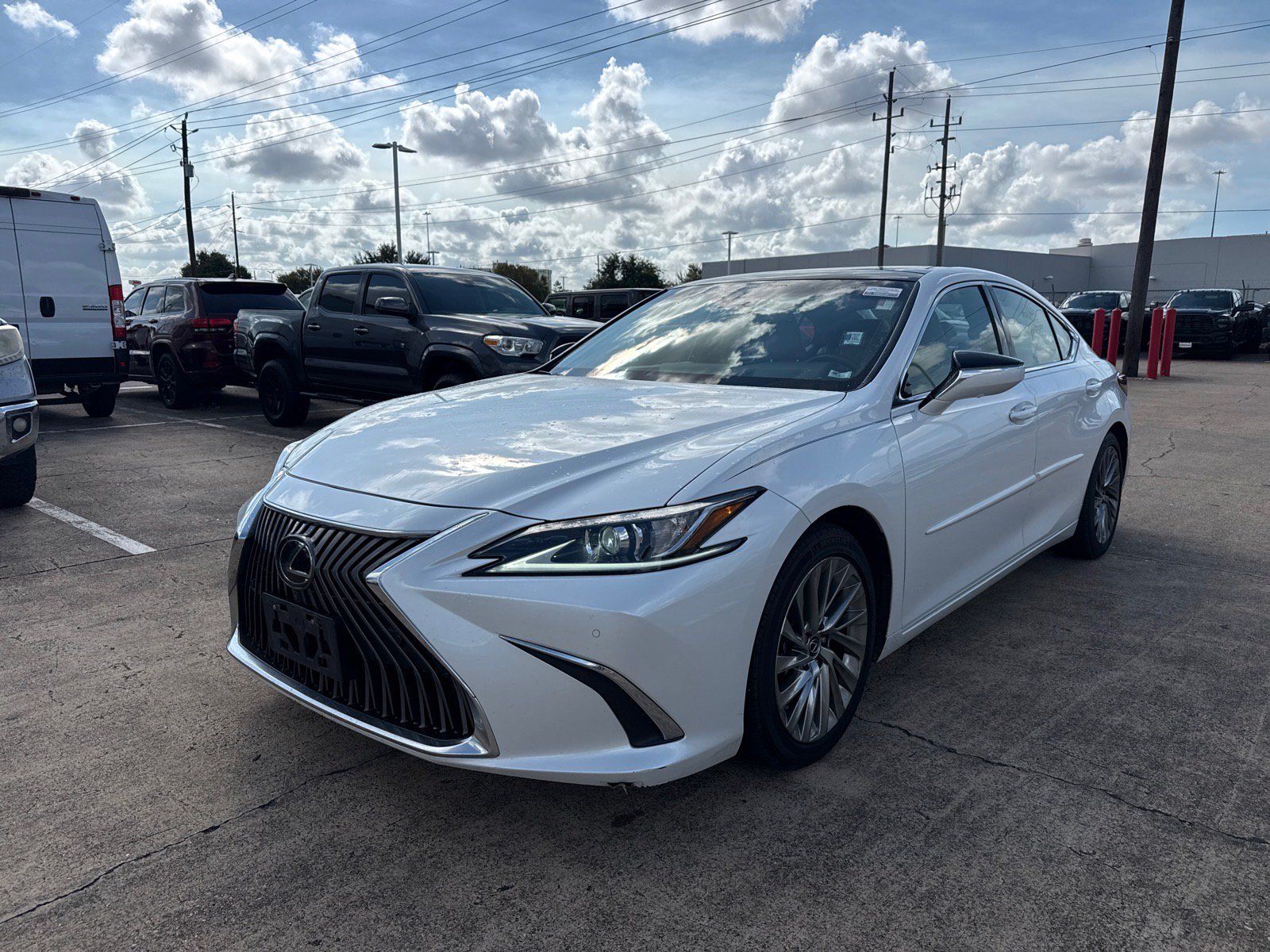 Used 2019 Lexus ES 350 w/ Accessory Package FWD image 4