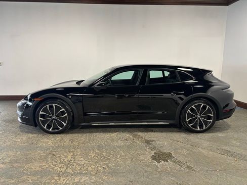 Used 2024 Porsche Taycan 4 Cross Turismo image 2