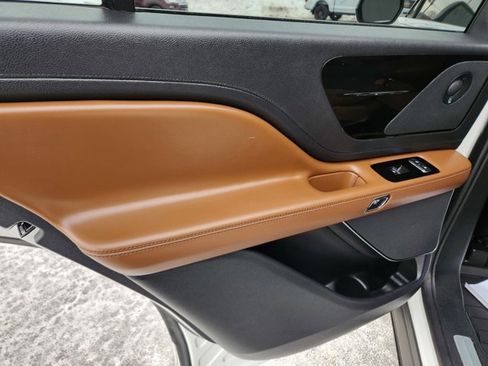 Used 2021 Lincoln Aviator Grand Touring w/ Elements Package Plus image 40