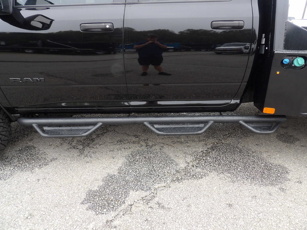 Used 2025 RAM 3500 Big Horn AWD/4WD image 46