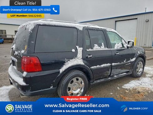 Used 2005 Lincoln Navigator 4WD image 4