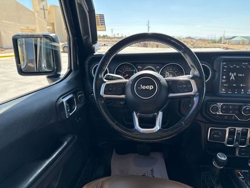 Used 2020 Jeep Gladiator Overland image 13