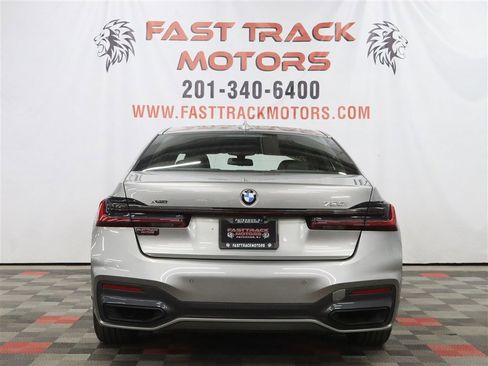 Used 2020 BMW 750i xDrive w/ M Sport Package AWD/4WD image 9