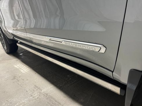 Used 2023 Chevrolet Silverado 1500 High Country w/ Z71 Off-Road Package AWD/4WD image 10