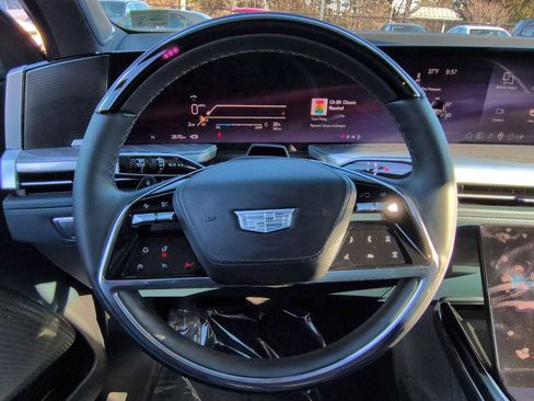 Used 2025 Cadillac Escalade IQ Luxury 2 image 24