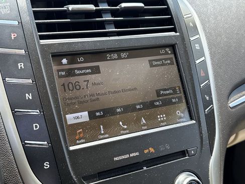 Used 2019 Lincoln MKC Reserve w/ MKC Technology Package FWD image 23