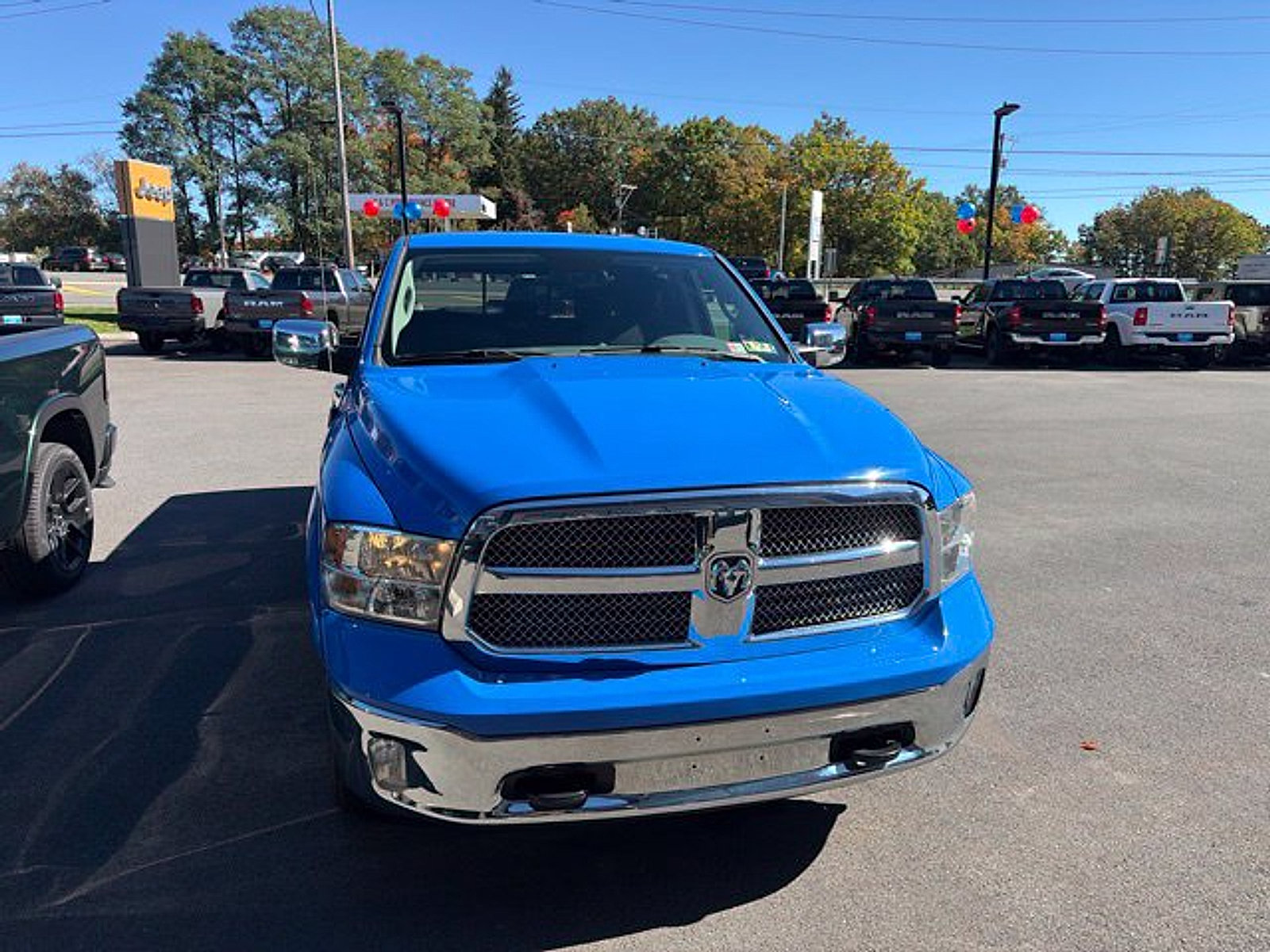 Used 2018 RAM 1500 SLT AWD/4WD image 4