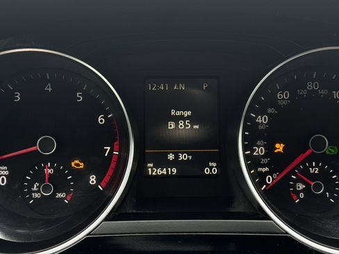 Used 2016 Volkswagen Jetta GLI SEL image 12