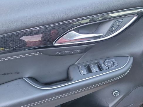 Used 2022 Buick Envision Essence w/ Sport Touring Package image 24