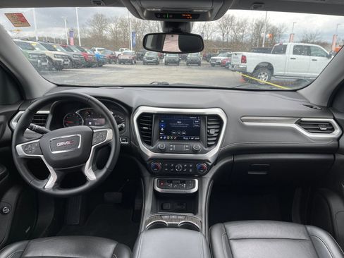 Used 2023 GMC Acadia SLT image 15