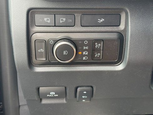 Used 2024 Ford F350 Lariat w/ Chrome Package image 16