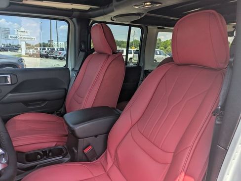 Used 2023 Jeep Wrangler Unlimited Sahara AWD/4WD image 14