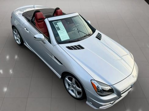 Used 2016 Mercedes-Benz SLK 300 image 32