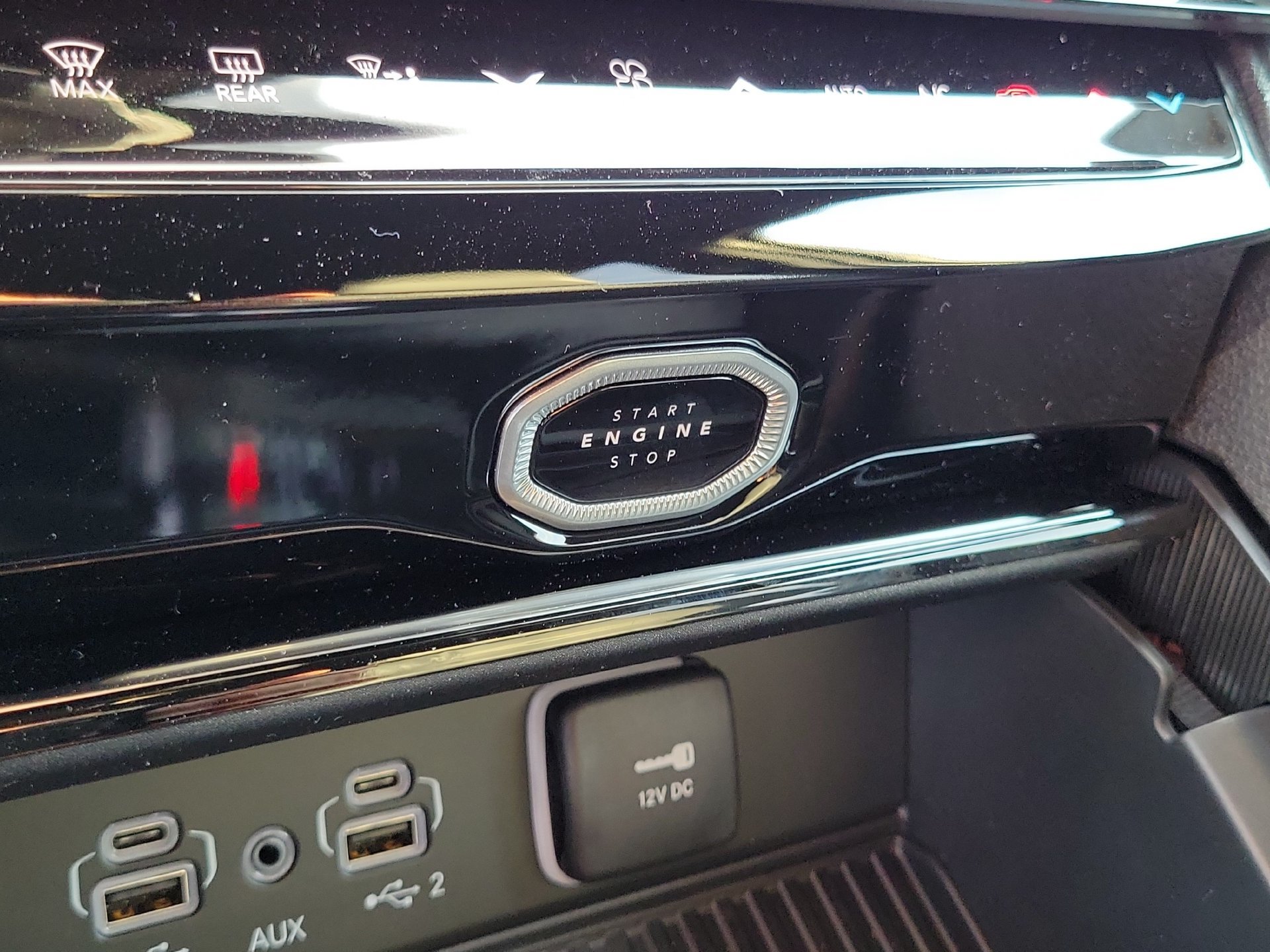 New 2026 Jeep Grand Cherokee Altitude RWD image 10