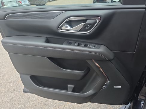 Used 2023 GMC Yukon SLT AWD/4WD image 28