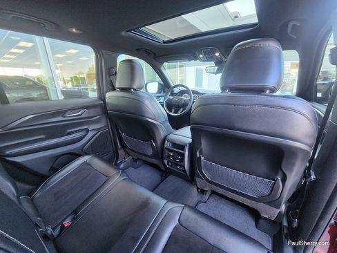 Used 2023 Jeep Grand Cherokee Altitude AWD/4WD image 49