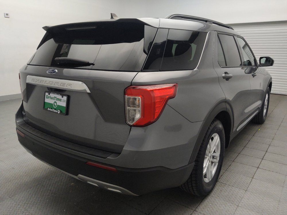 Used 2023 Ford Explorer XLT w/ Equipment Group 202A RWD image 9
