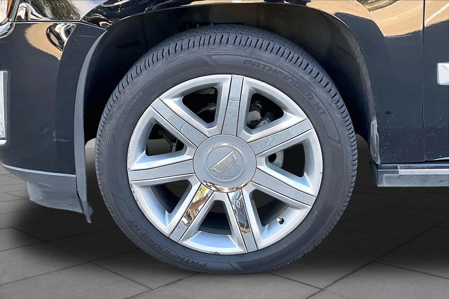 Used 2015 Cadillac Escalade Premium AWD/4WD image 11