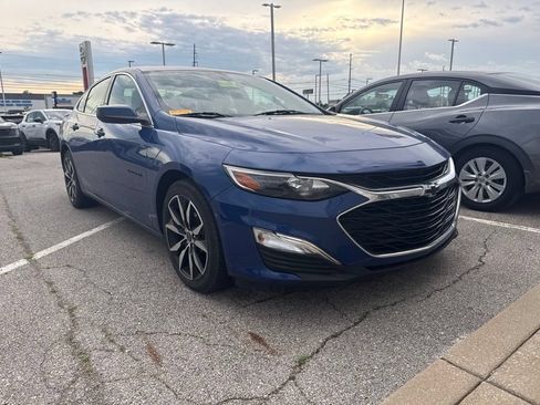 Used 2023 Chevrolet Malibu RS FWD image 2