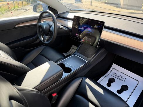 Used 2022 Tesla Model 3 Long Range AWD/4WD image 28