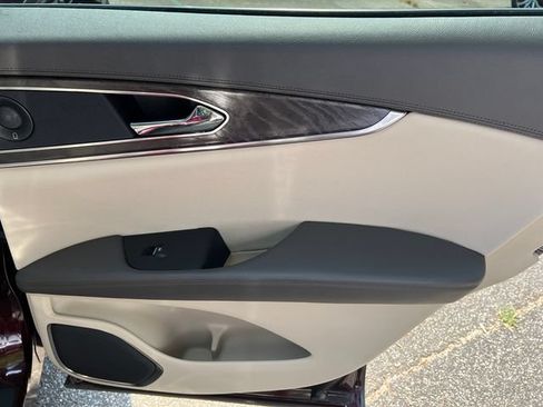 Used 2019 Lincoln Nautilus Reserve AWD/4WD image 18