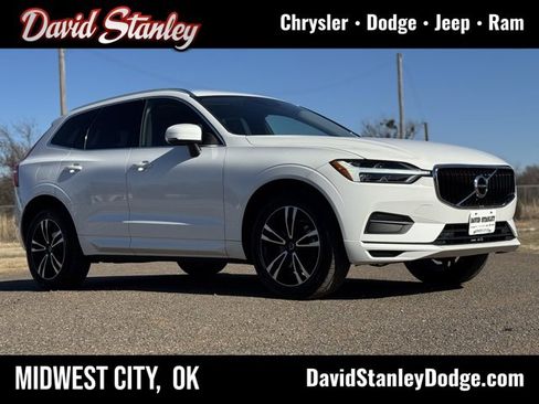 Used 2020 Volvo XC60 T5 Momentum w/ Protection Package image 1